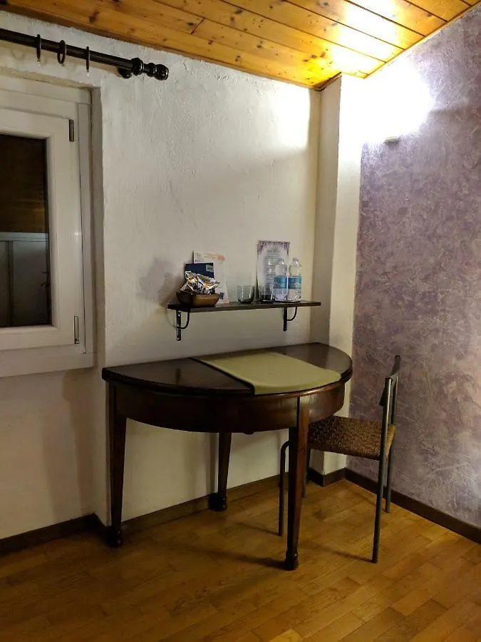 Homestay Casa Glicine Apartment Milan Italy